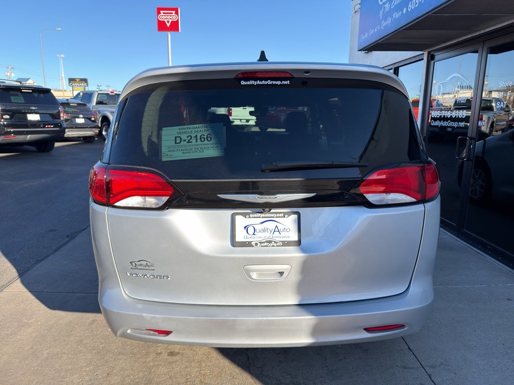 2023 Chrysler Voyager LX