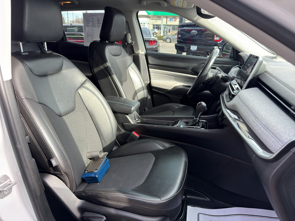 2022 Jeep Compass Base