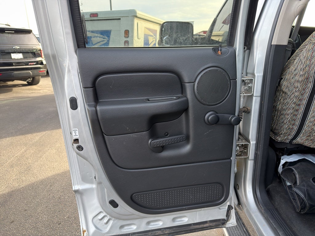 2005 Dodge Ram Pickup Base