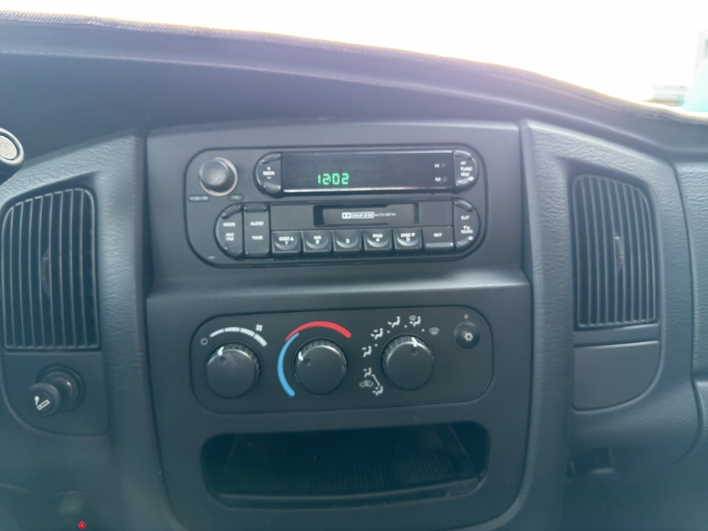 2005 Dodge Ram Pickup Base