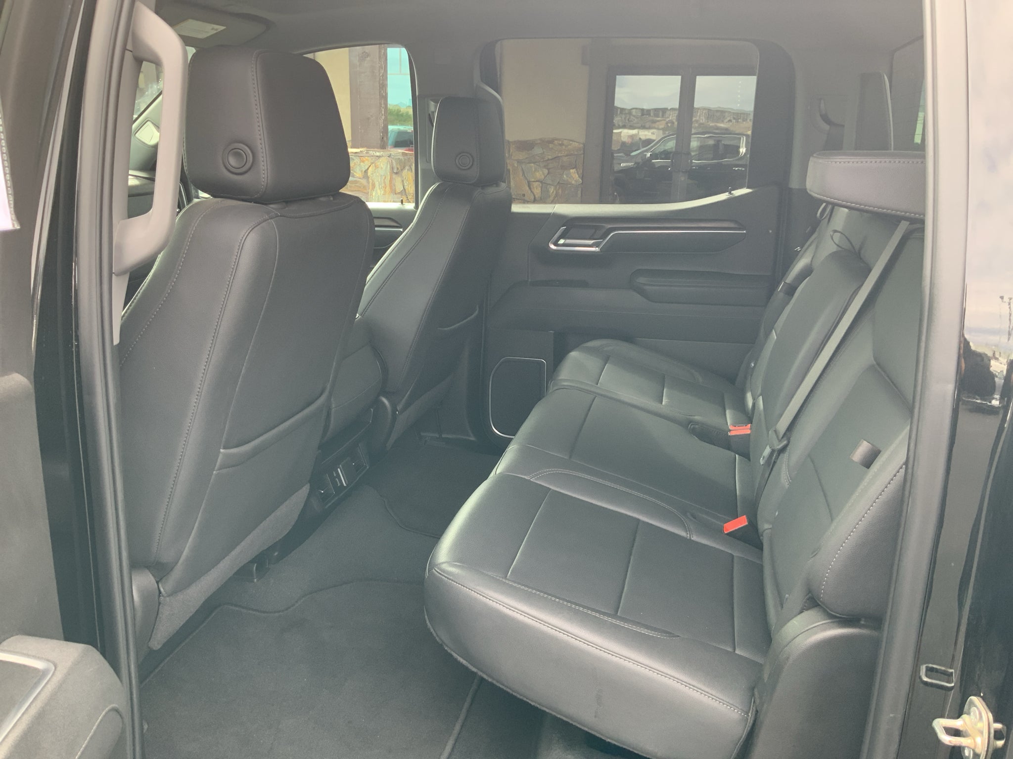 2025 GMC Sierra SLT