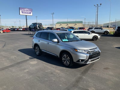 2020 Mitsubishi Outlander SE