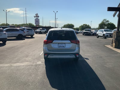 2020 Mitsubishi Outlander SE