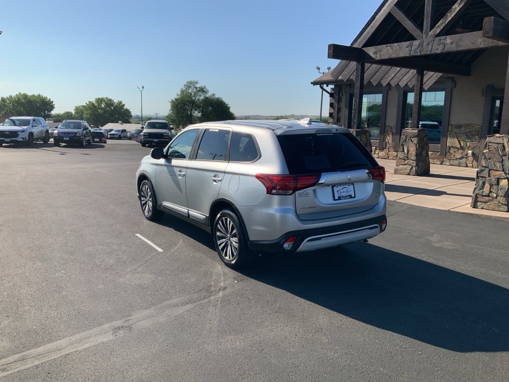 2020 Mitsubishi Outlander SE