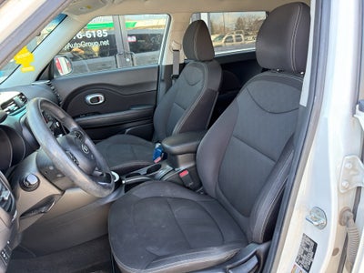 2016 Kia Soul Base