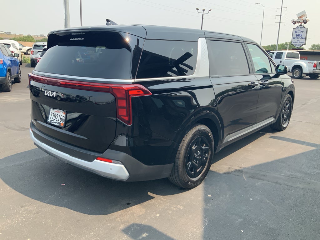 2025 Kia Carnival LXS