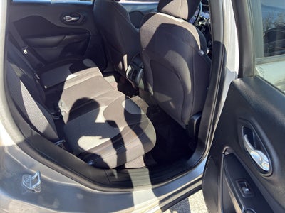 2016 Jeep Cherokee Altitude