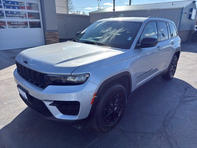 2025 Jeep Grand Cherokee Laredo