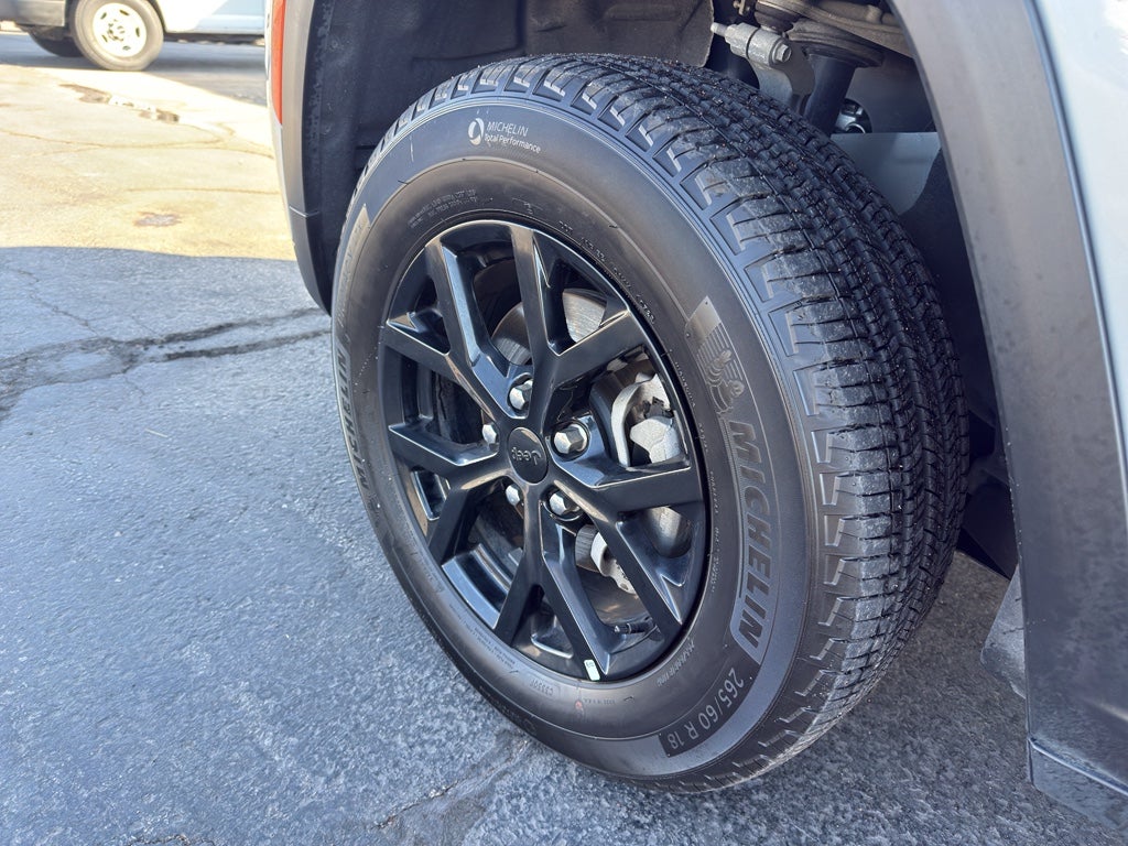 2025 Jeep Grand Cherokee Laredo