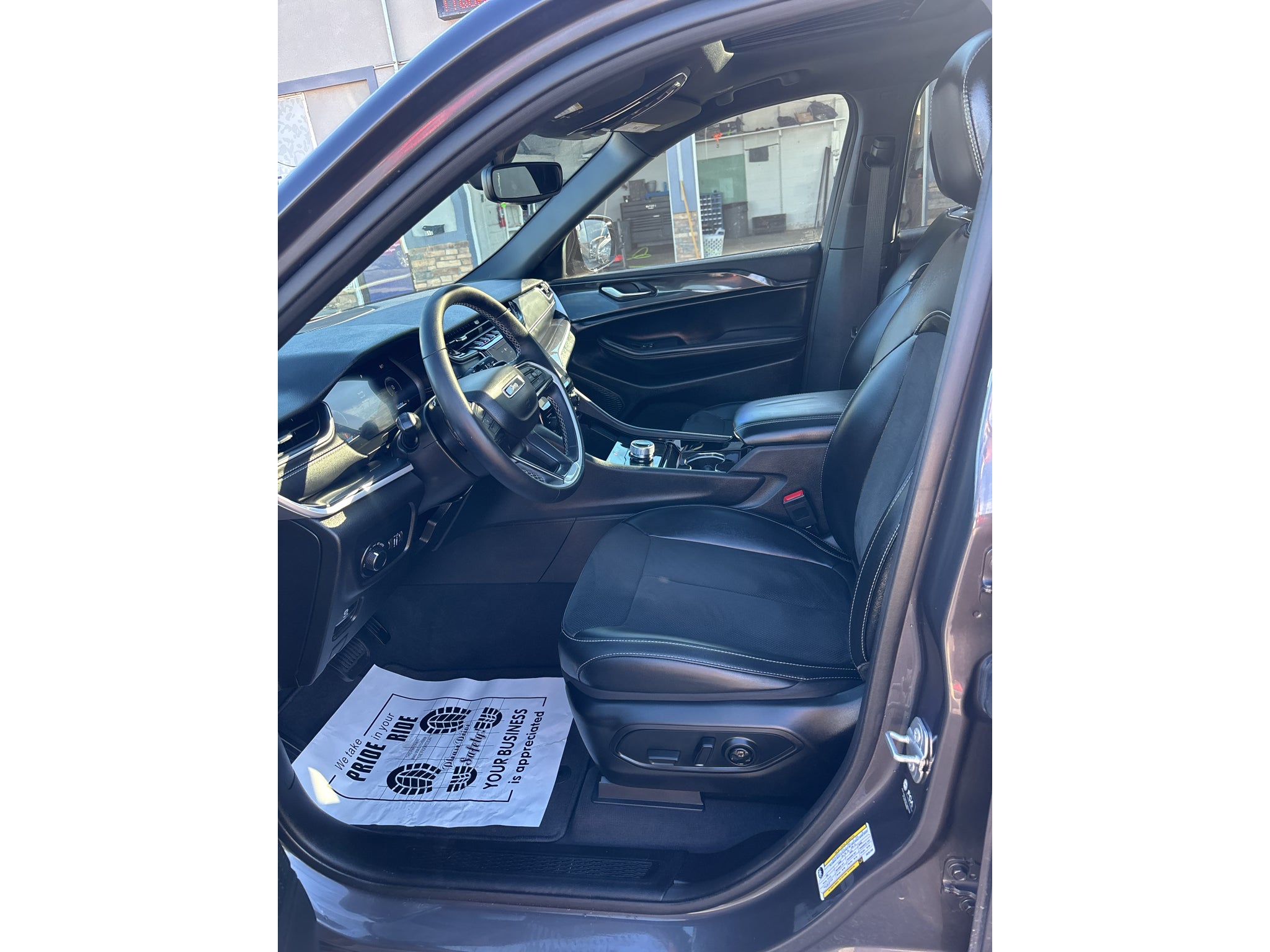 2023 Jeep Grand Cherokee L Altitude
