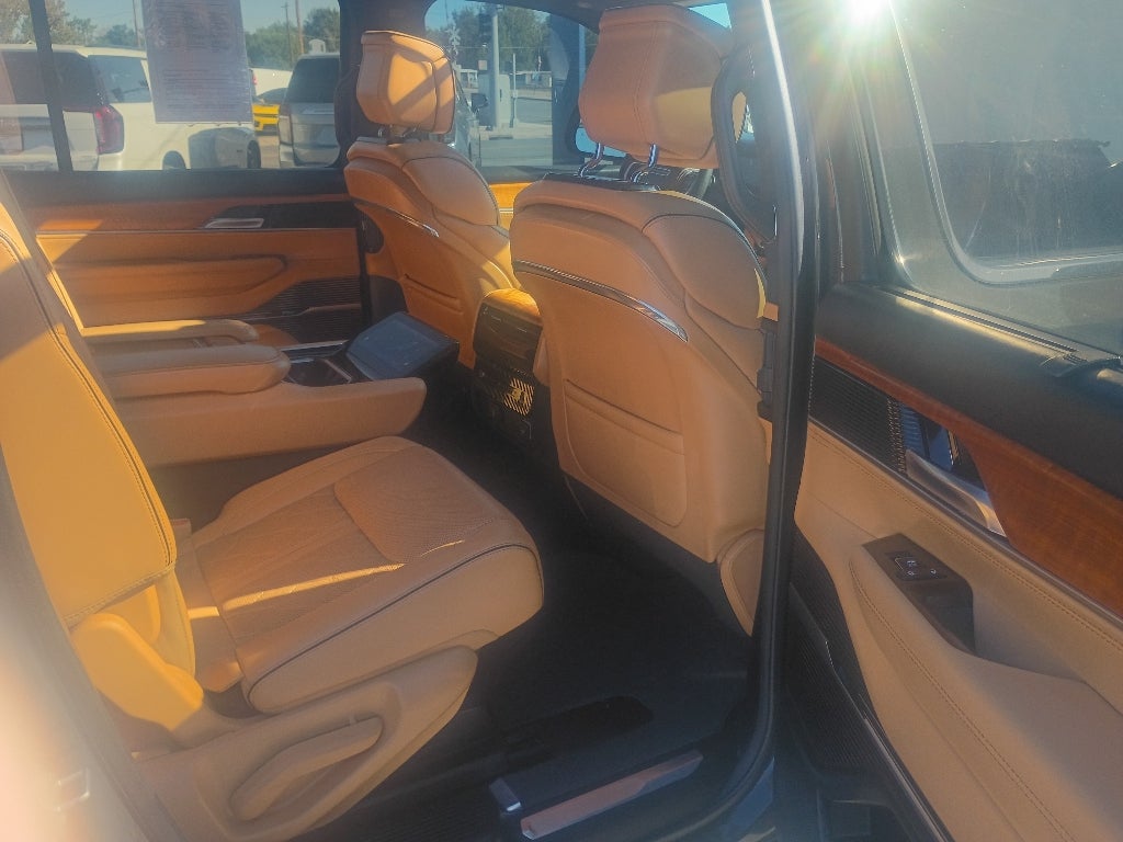 2022 Jeep Grand Wagoneer Series III