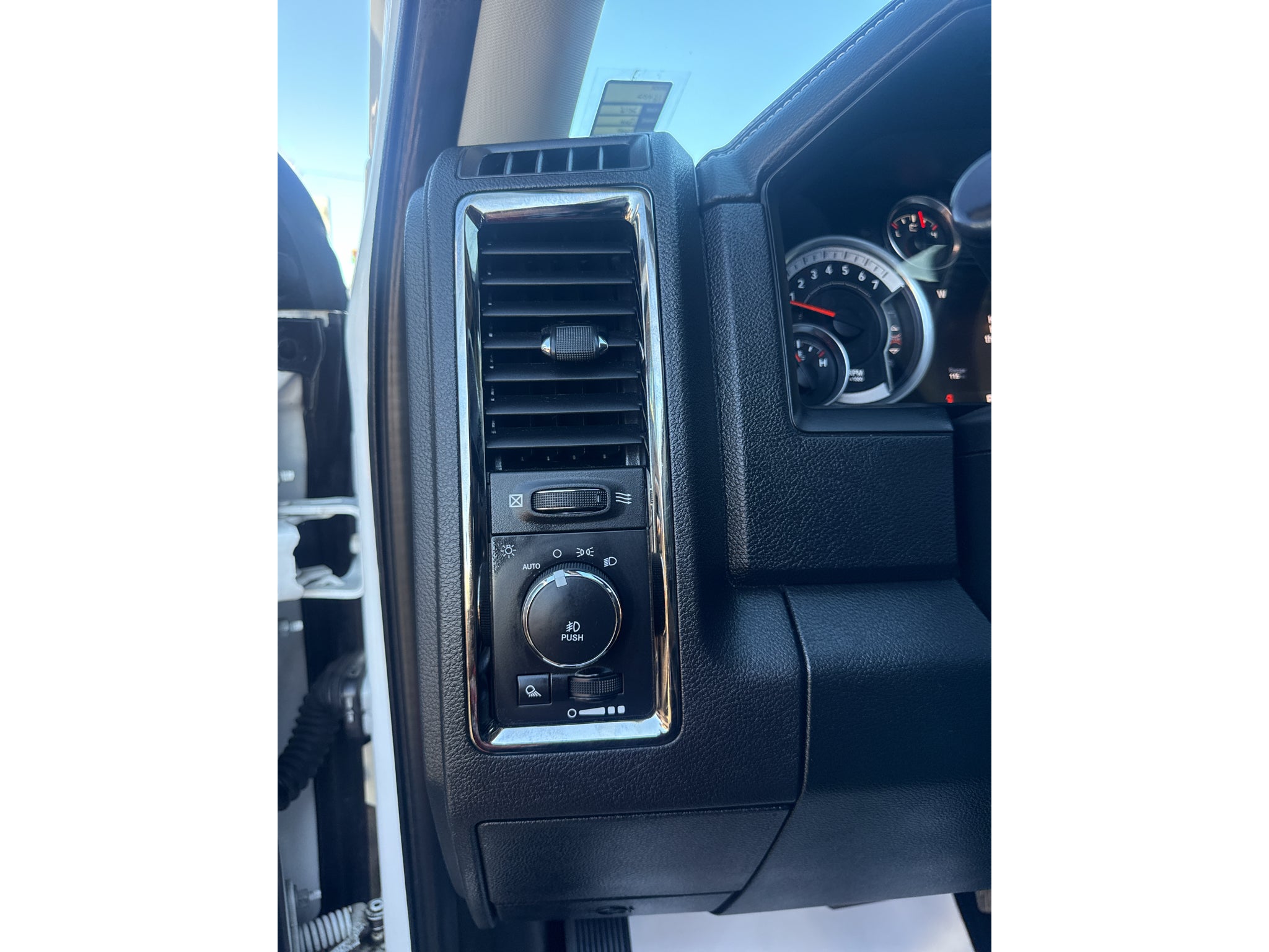 2016 RAM 1500 Sport