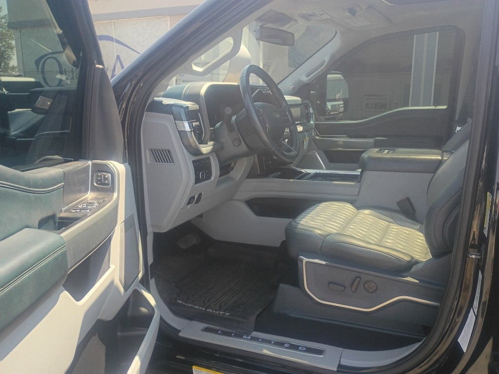 2023 Ford F-450 Limited