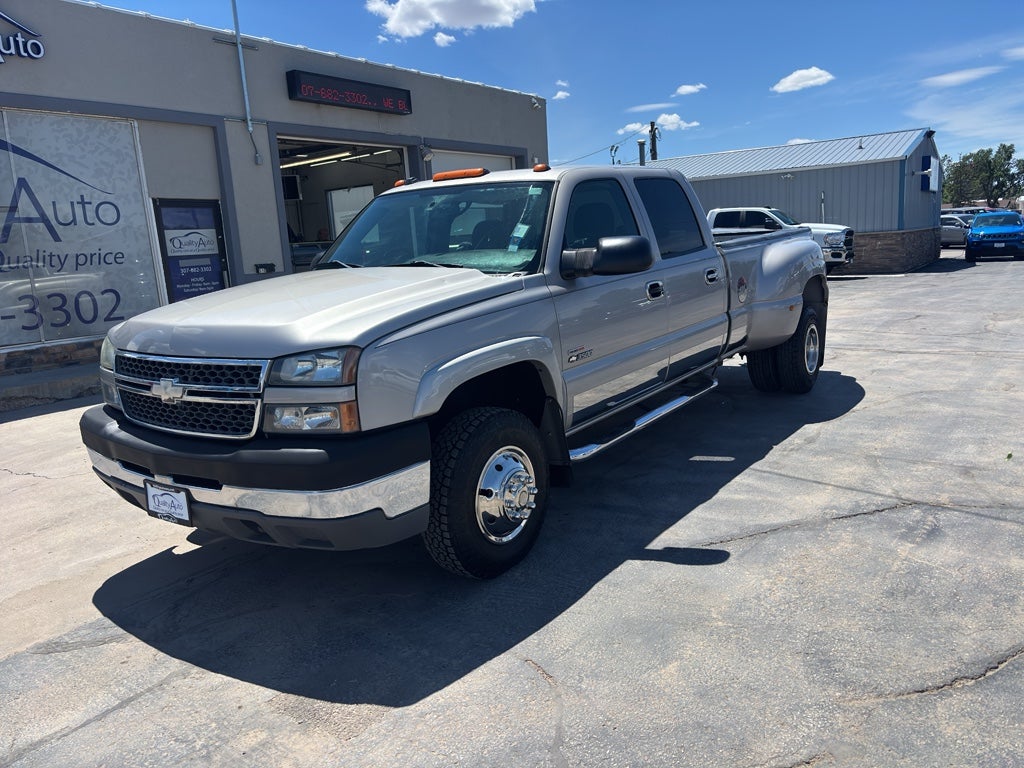 2005 Chevrolet Silverado DRW LS