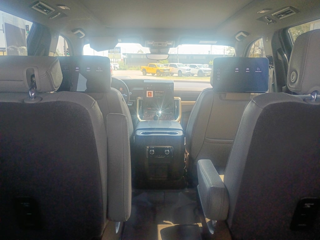 2025 GMC Yukon Elevation