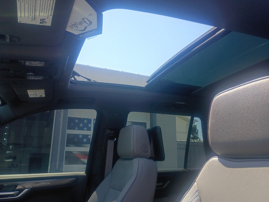 2025 GMC Yukon Elevation