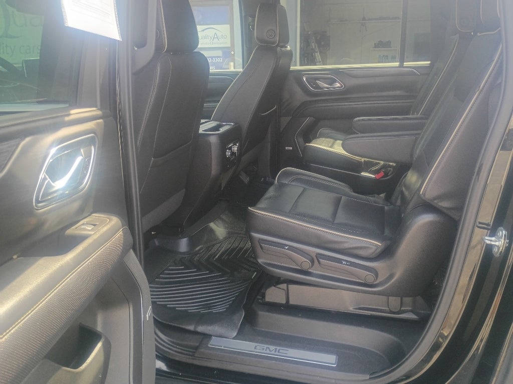 2023 GMC Yukon XL SLT