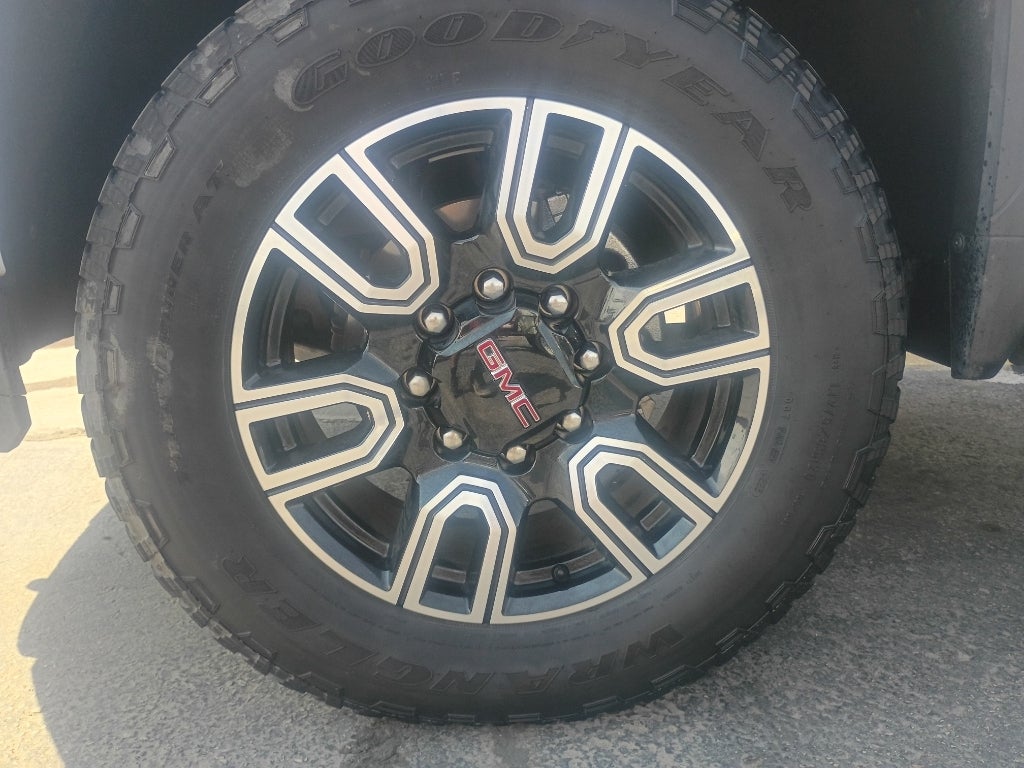 2023 GMC Sierra AT4