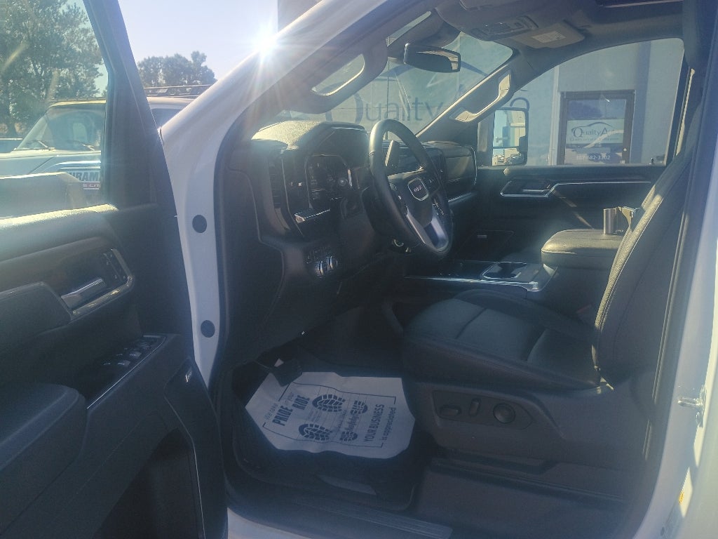 2025 GMC Sierra SLT