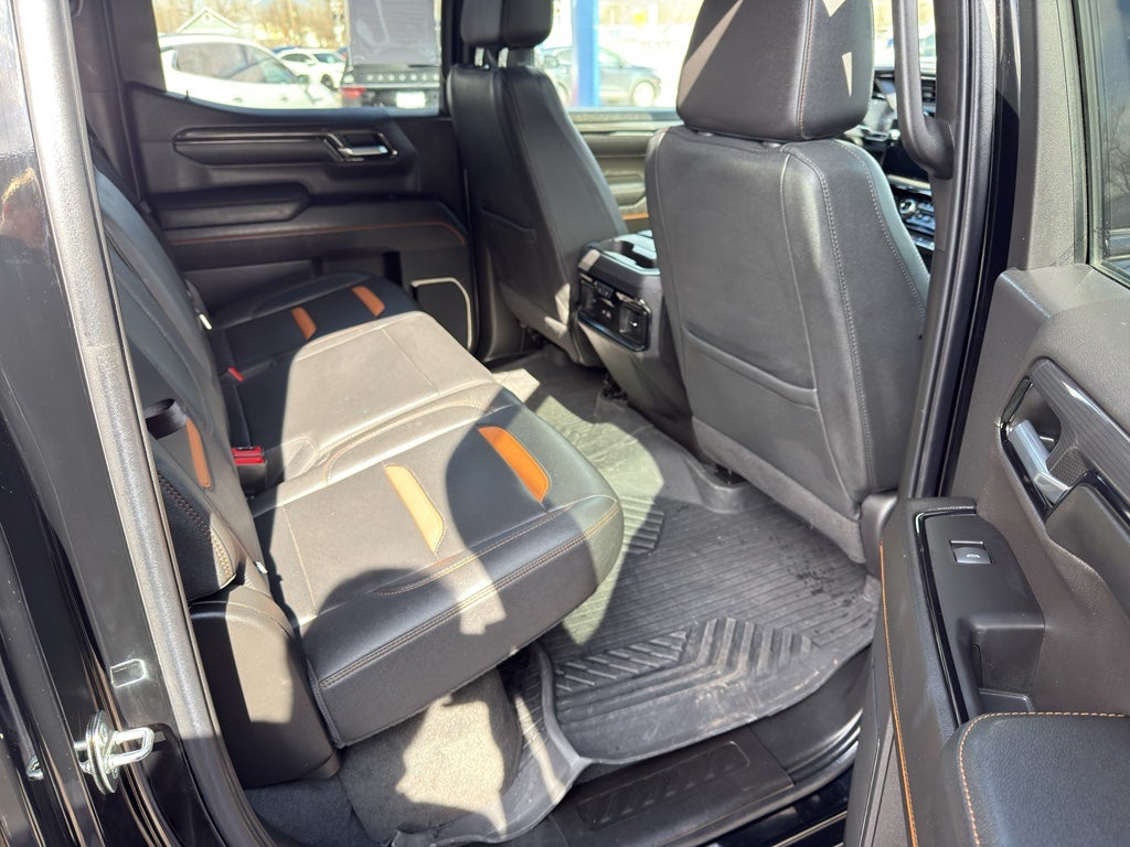 2023 GMC Sierra AT4