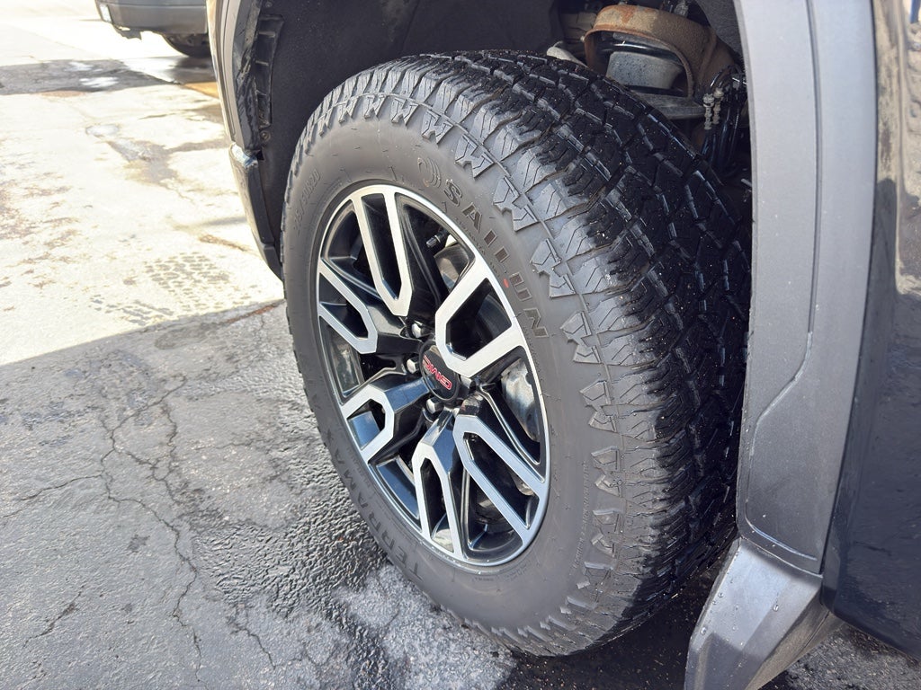 2023 GMC Sierra AT4