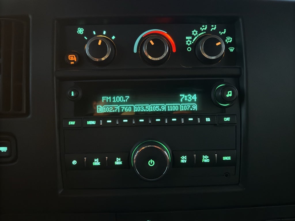 2023 GMC Savana Base