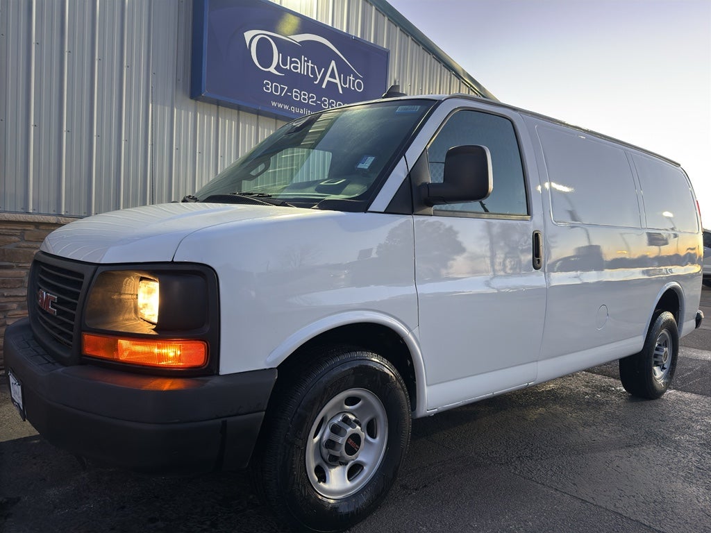 2023 GMC Savana Base