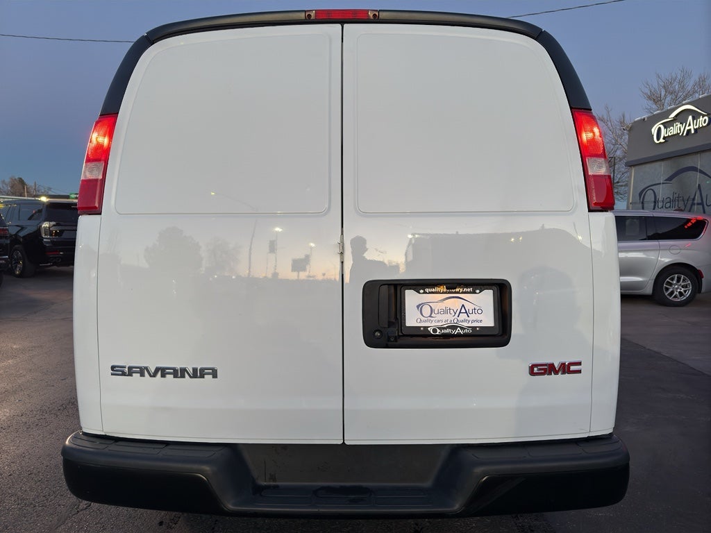 2023 GMC Savana Base