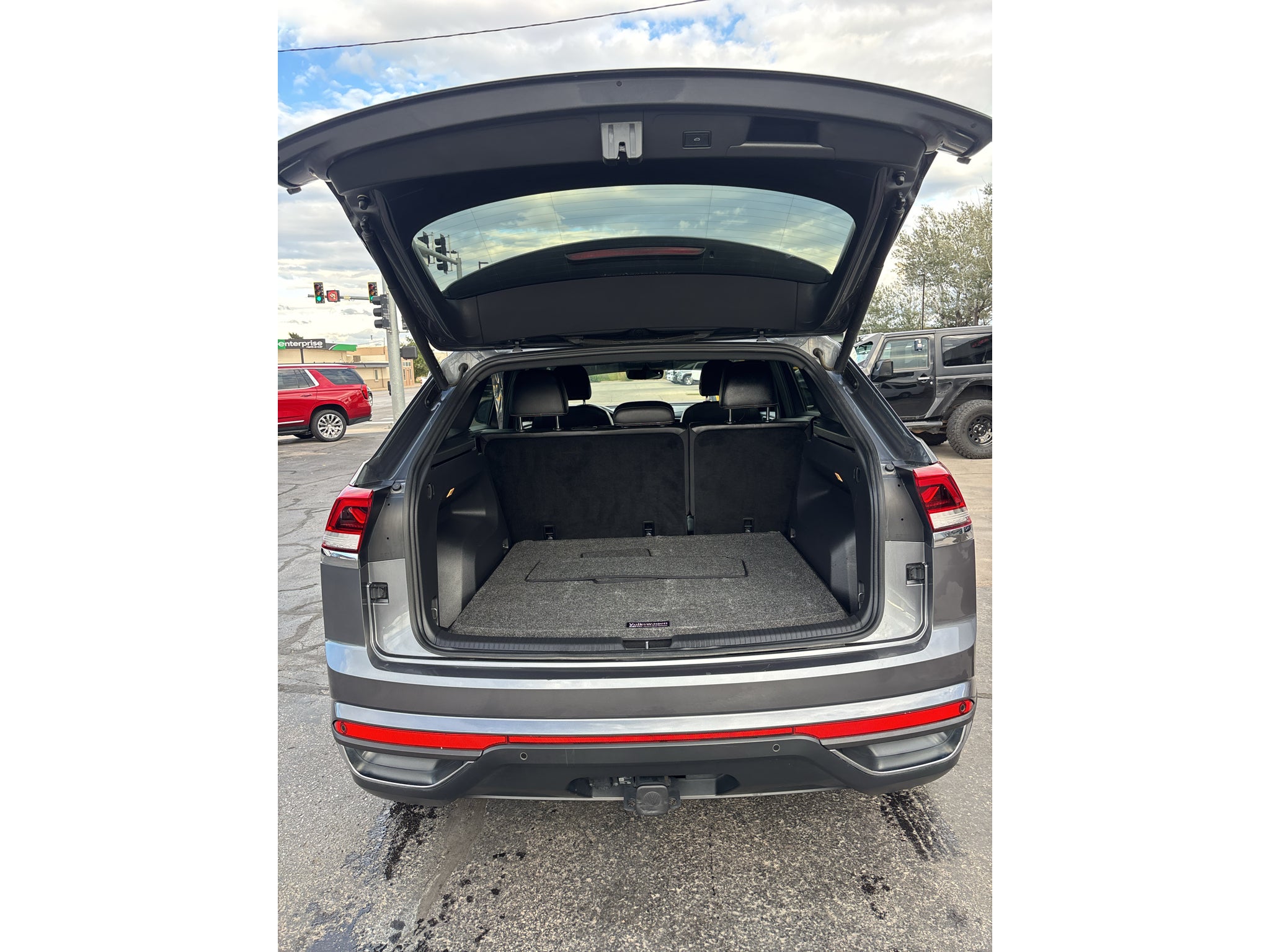2023 Volkswagen Atlas Cross Sport 3.6L V6 SE w/Technology