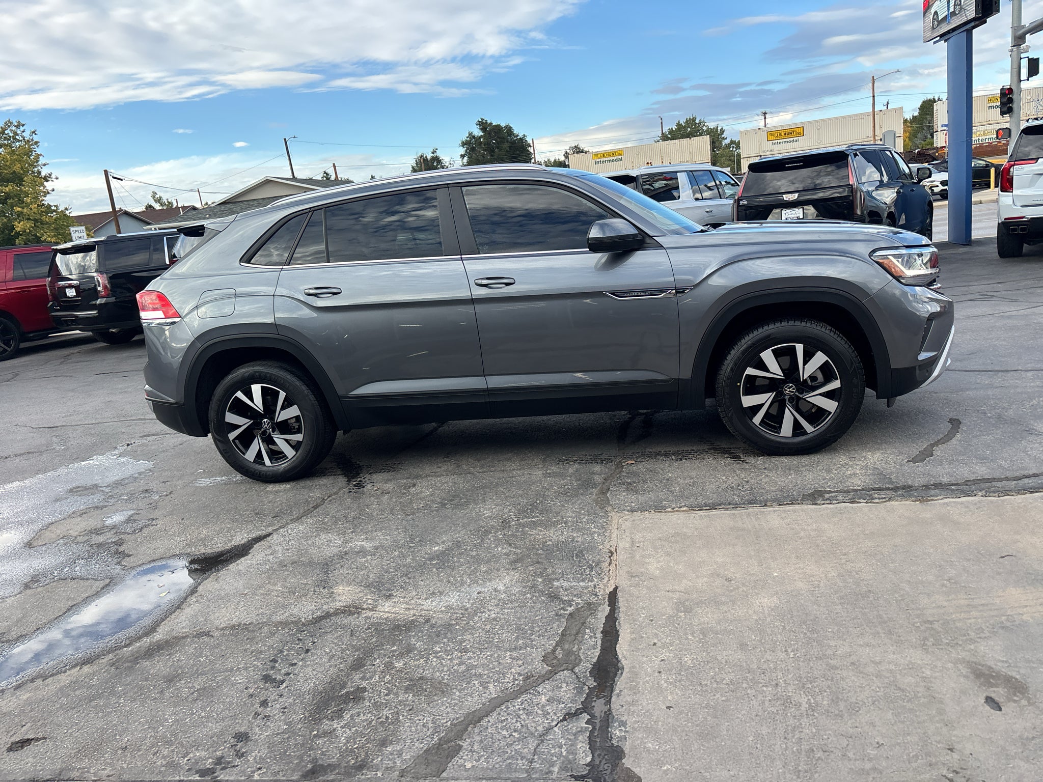 2023 Volkswagen Atlas Cross Sport 3.6L V6 SE w/Technology