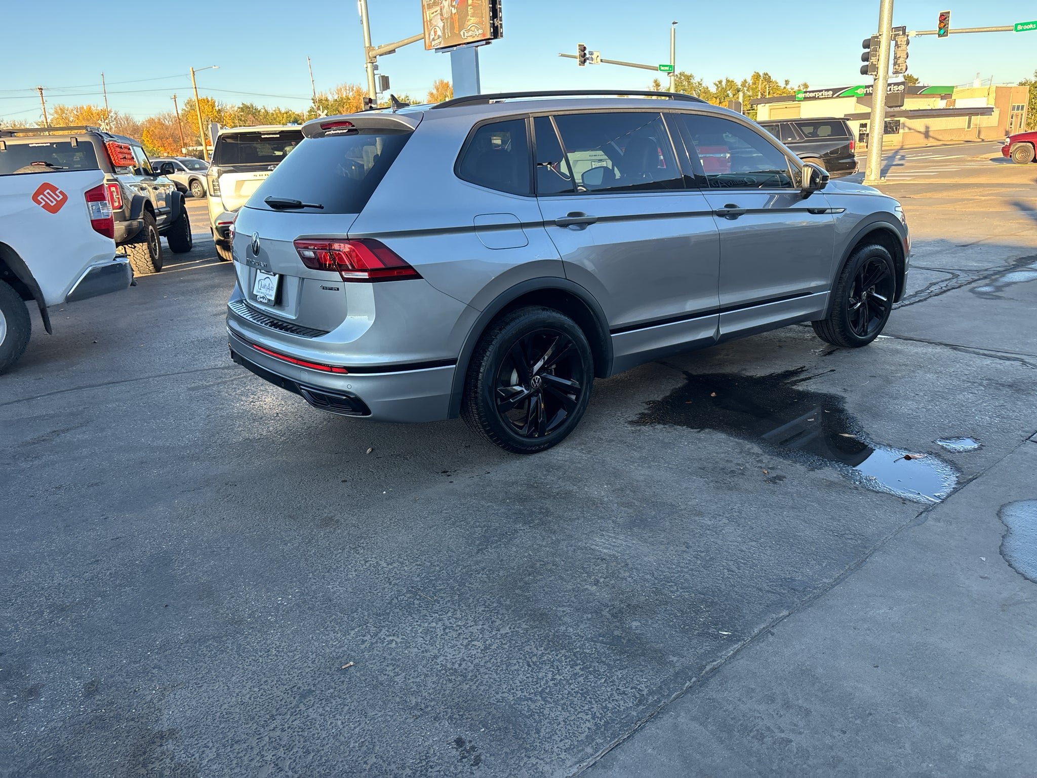 2024 Volkswagen Tiguan SE R-Line Black