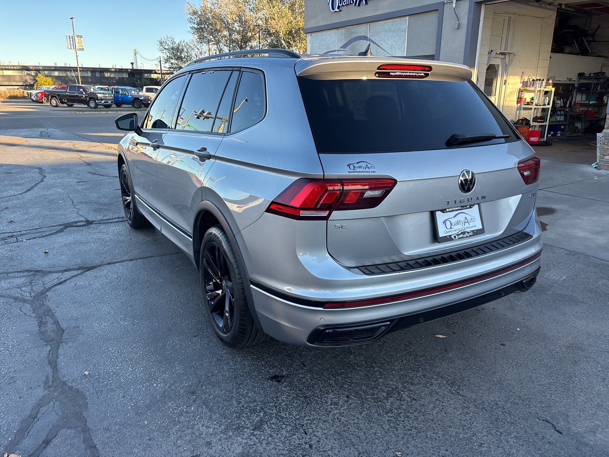 2024 Volkswagen Tiguan SE R-Line Black