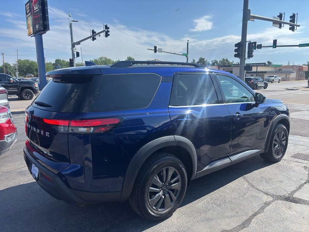 2024 Nissan Pathfinder SV