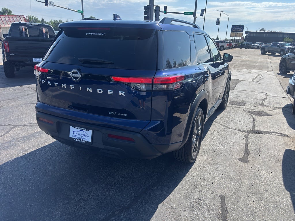 2024 Nissan Pathfinder SV