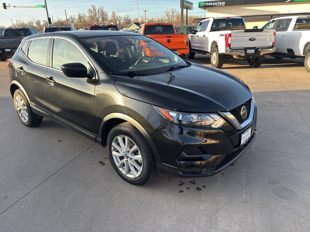 2022 Nissan Rogue Sport SV