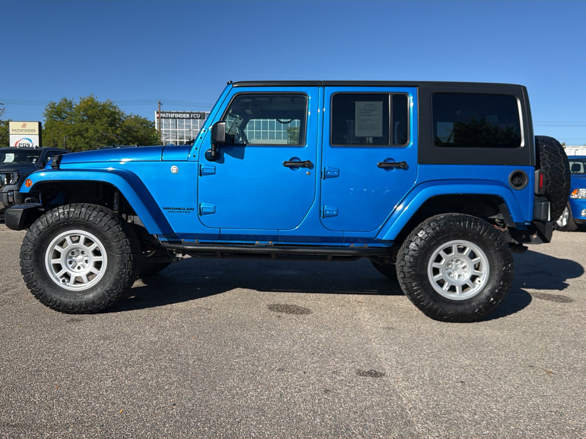 2016 Jeep Wrangler UNLIMITED SAHARA