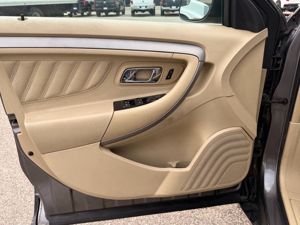 2013 Ford Taurus SE