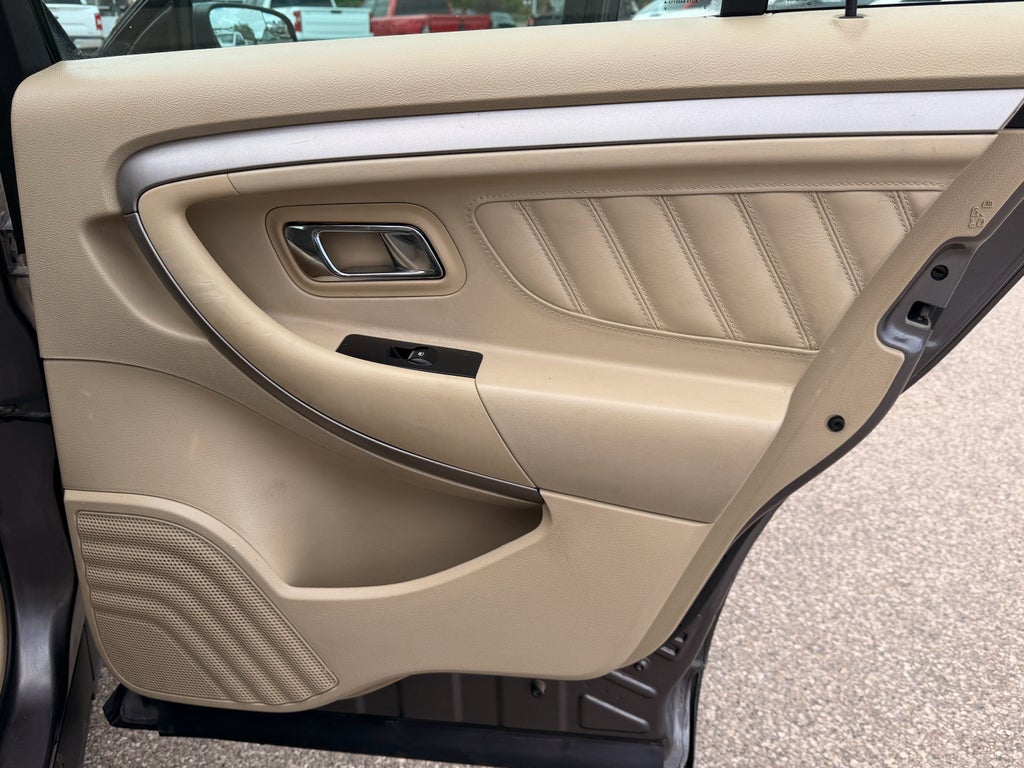 2013 Ford Taurus SE