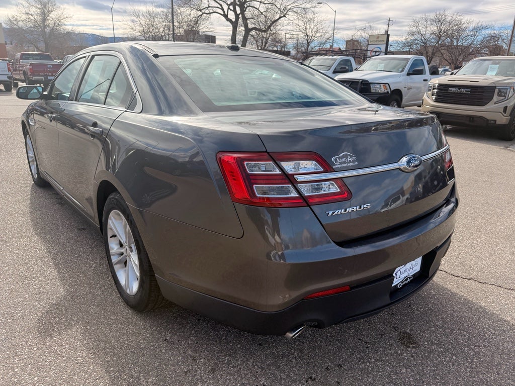 2015 Ford Taurus SE