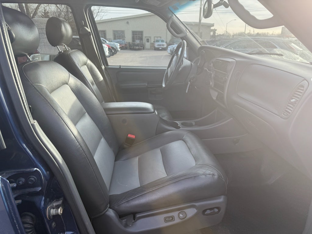 2004 Ford Explorer Sport Trac SPORT TRAC XLT