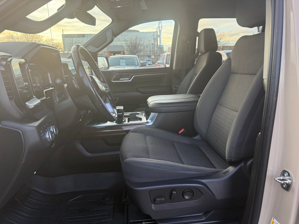 2023 GMC Sierra Elevation