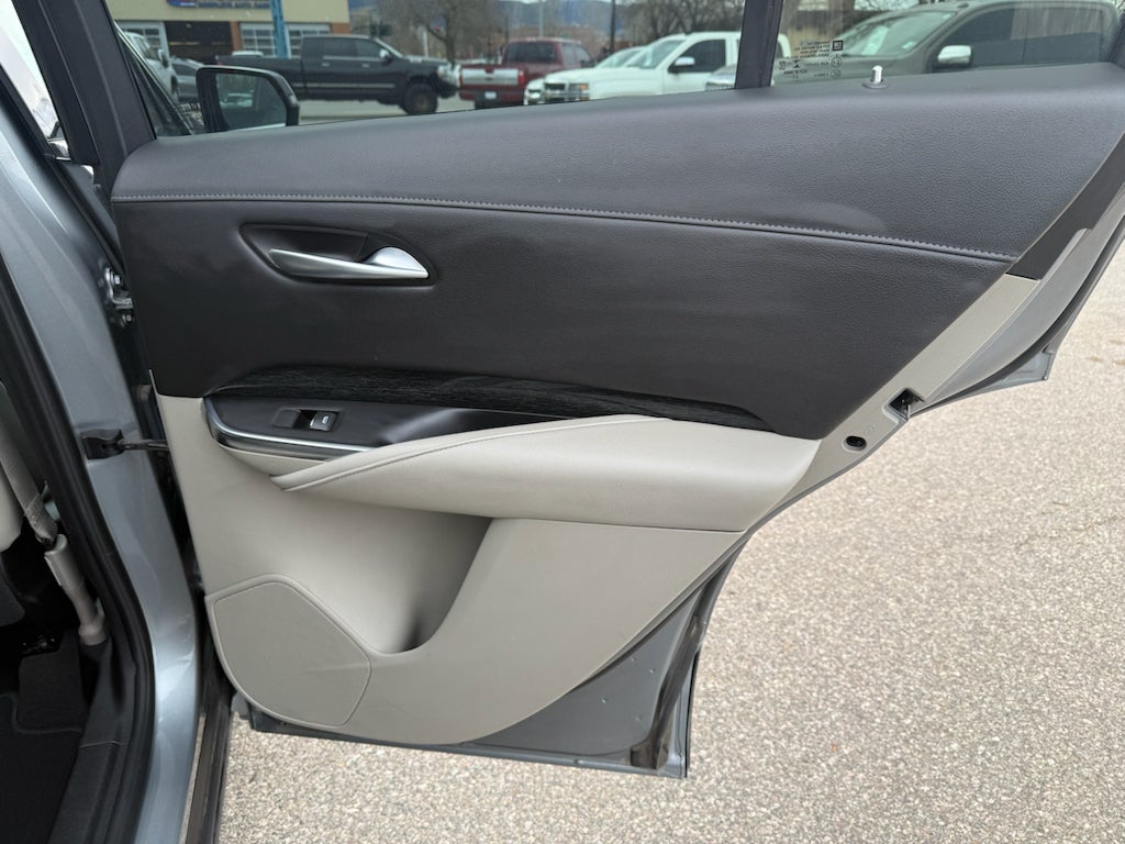 2023 Cadillac XT4 FWD Premium Luxury